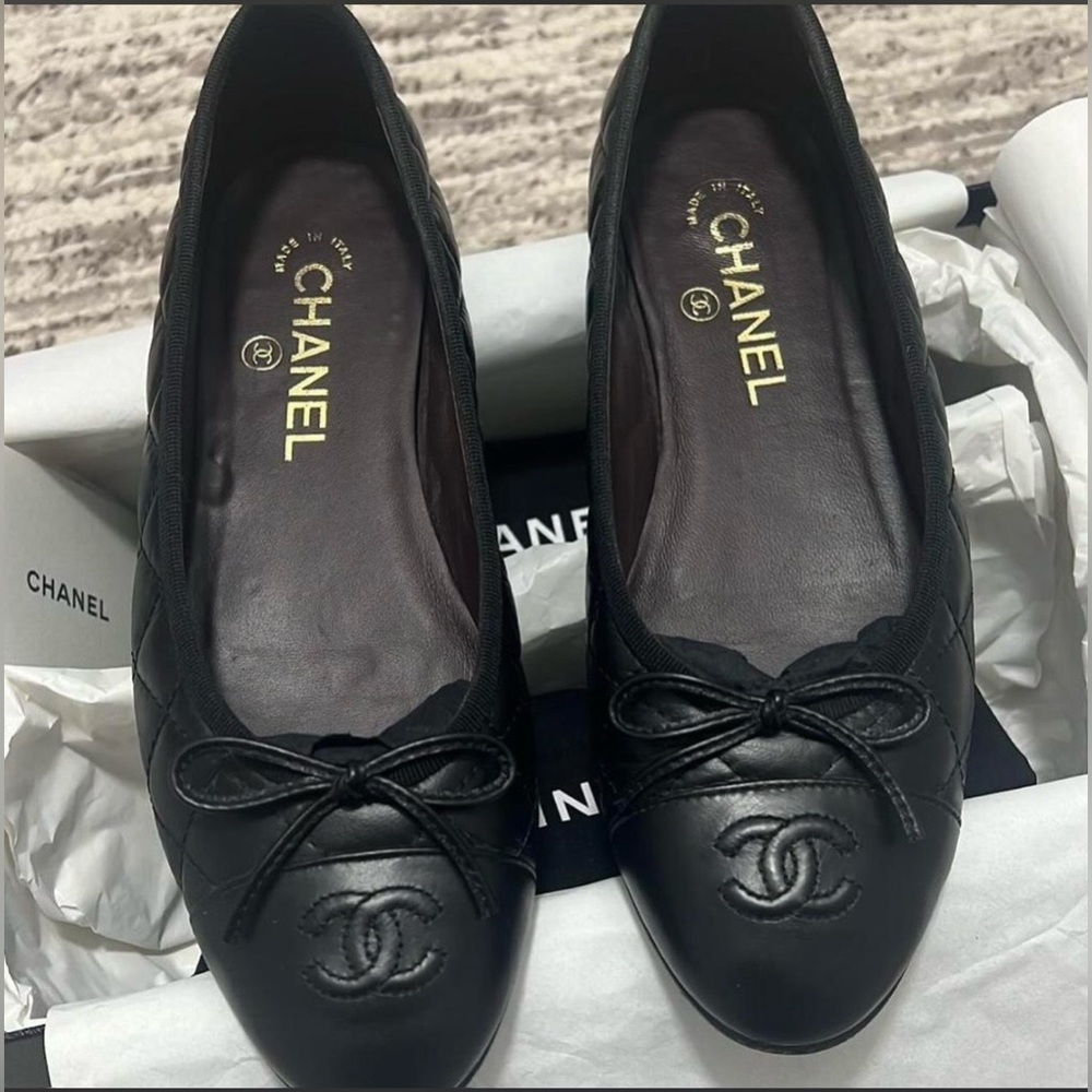 CHANEL Black Quilted Leather Loafers